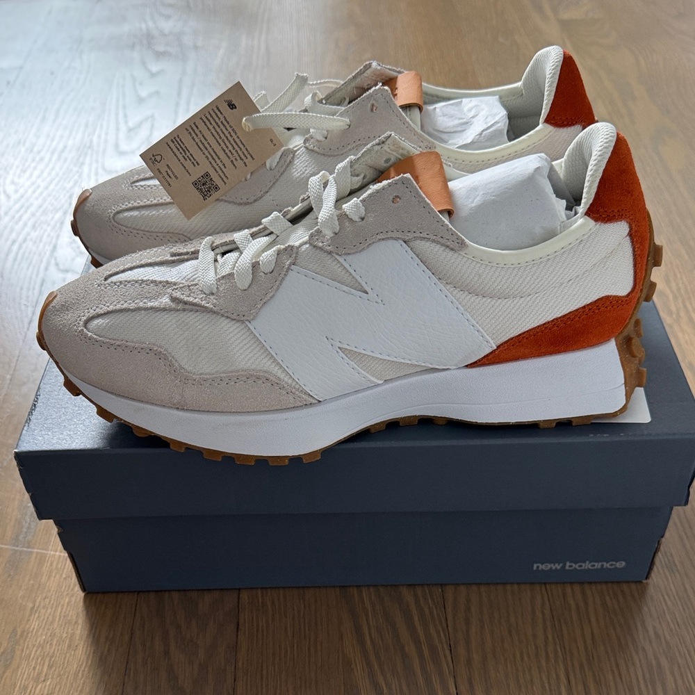 NIB New Balance 327 Sneakers, Sea Salt/Rust Oxide, Womens US 9 Style #: WS327RA